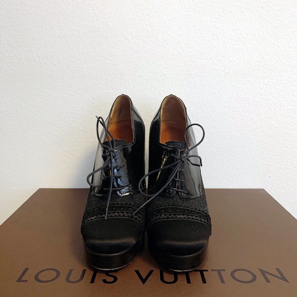 LANVIN Patent Leather Pumps